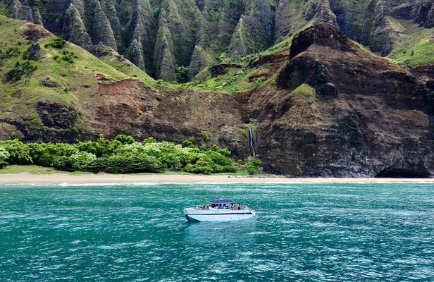 Na Pali Coast Power Catamaran
