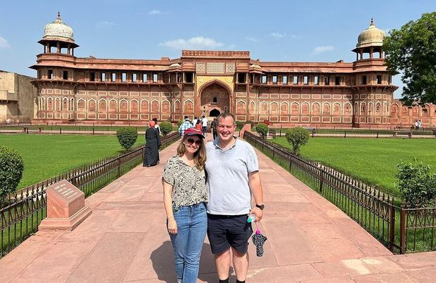 Taj Mahal Sunrise, Agra Fort & Fatehpur Sikri Day Tour