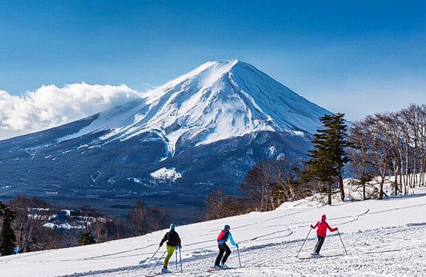 Fujiyama Snow Resort Yeti Winter Ski Day Tour from Tokyo Japan