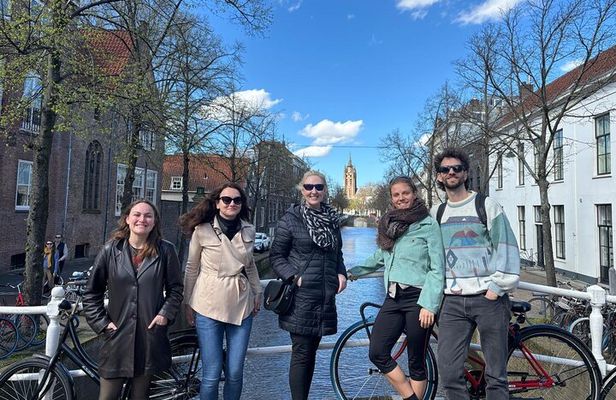 3 Course Walking Dinner in Delft with Guided Tours in Between