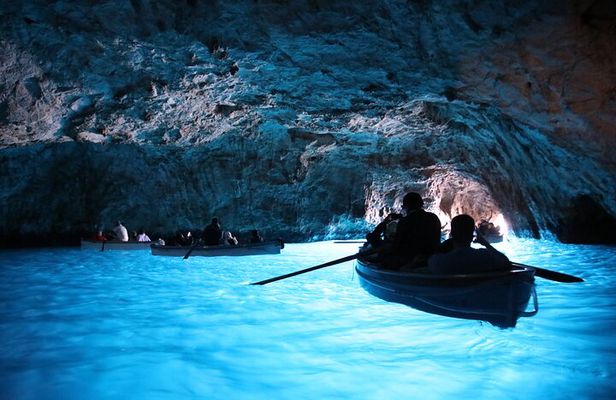 Blue Grotto and Capri Boat Tour with Aperitivo Swim and Snorkel