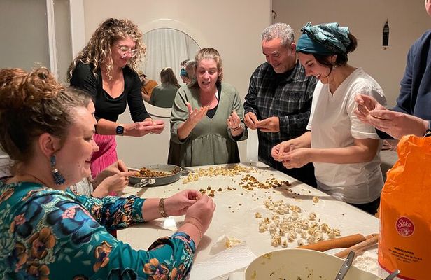 Istanbul Vegan/Vegeterian Home Cooking Class with a Local Mom