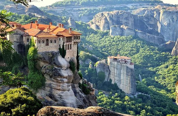 Private Full Day Tour to Meteora from Volos Port