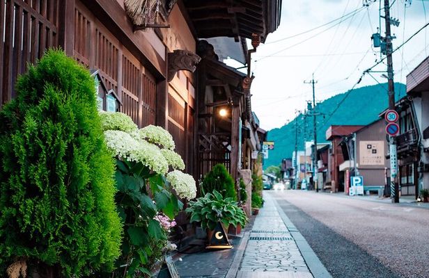 Shirakawago, Gujo Hachiman and Hida Takayama Day Tour
