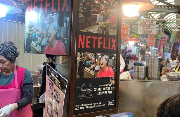 Seoul City Night View and Foodie Walking Tour