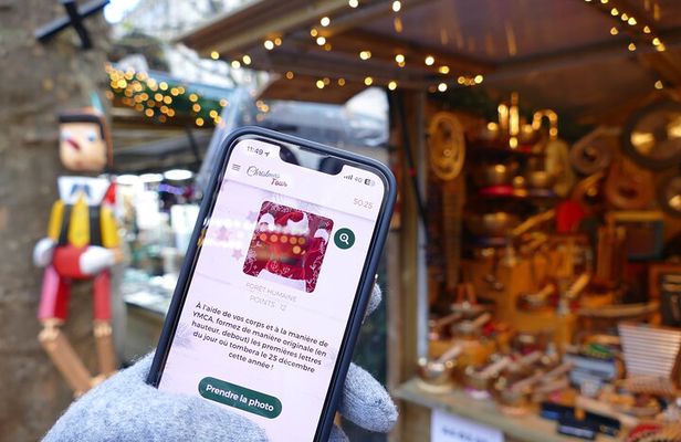 Unusual track game on Christmas markets in Paris