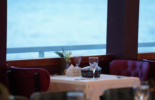 İstanbul Dinner Cruise with Turkish Night