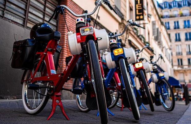 Private Tour of Intellectual Paris with vintage French Bikes