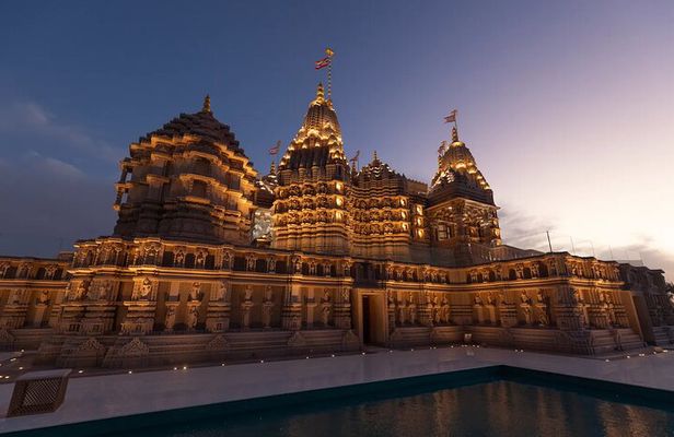 Two Cultures One City Grand Mosque and BAPS Mandir Tour