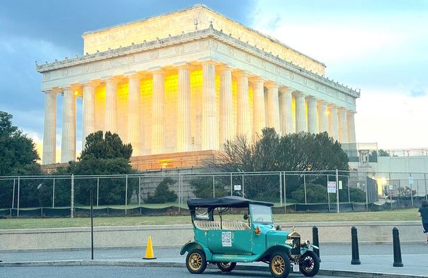 Washington DC Moonlight Tour by Electric Cart or Vintage Car