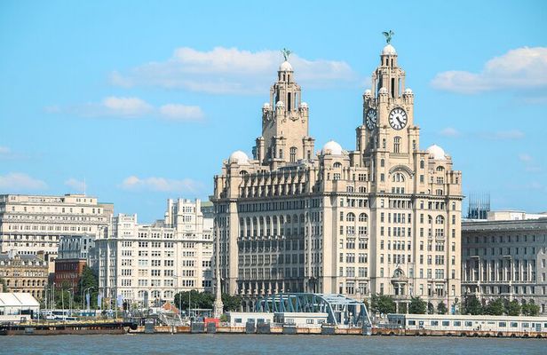 Private Liverpool Day Tour: Beatles Highlights & City Sights