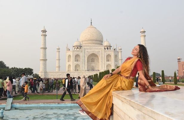 Skip-The-Line Taj Mahal and Mausoleum Tour with Special Add-ons