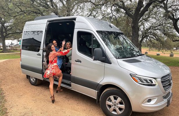 6 to 11 Guests Fredericksburg Private Van 5 hour Wine Tour