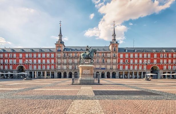 Small Group Tour of the Austrias in Madrid