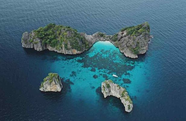 Phuket: Phi Phi Islands, Maya bay & Khai Island by Speedboat