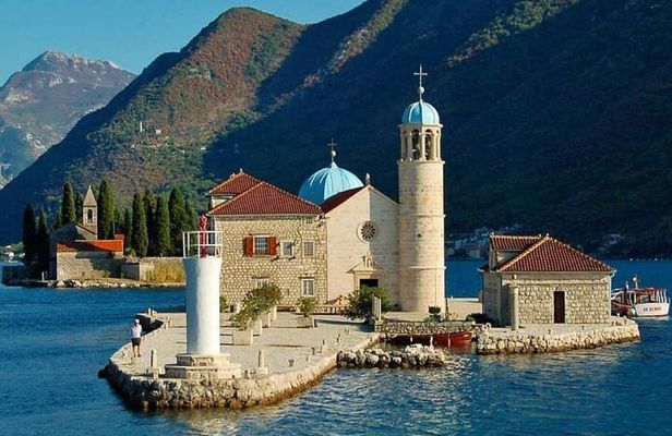 Private Tour - Our Lady of the Rocks and Perast Old Town (2hrs)