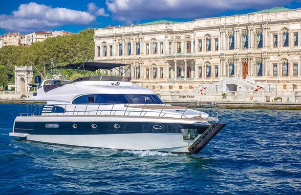 5-Hours Private Luxury Yacht for Bosphorus Cruise in Istanbul