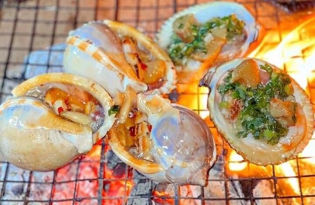 Explore 12- Saigon Street Foods With Your Ao Dai Guide 