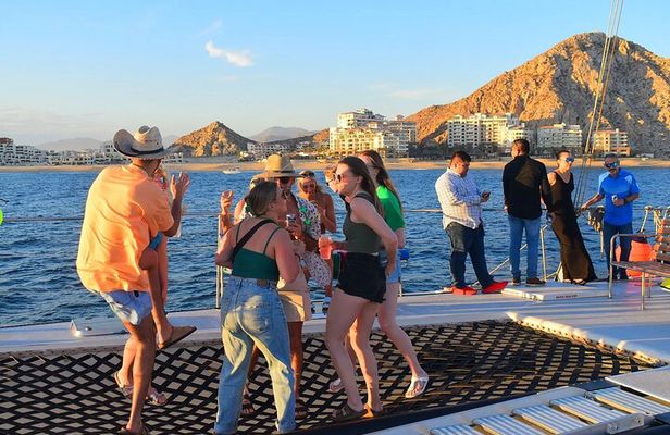 Cabo Catamaran Cruise – Arch, Snorkeling, Open Bar & Snacks