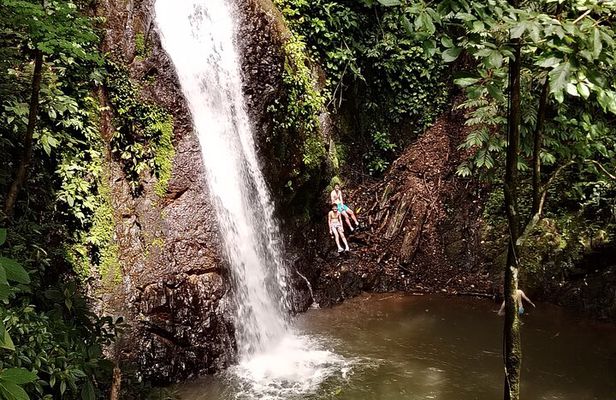 Hike 10 Waterfalls in Jacó 