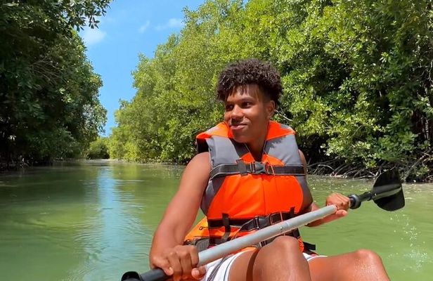 Zanzibar Kayak Adventure in Michamvi