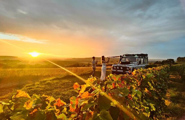 Sunset and champagne tasting DE the vineyards