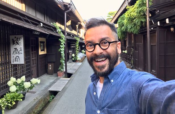 EXPERIENCE TAKAYAMA OLD TOWN & MORNING MARKETS in 1 Hour!