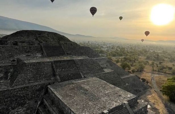 Balloon Flight with Breakfast in Cave and Round Trip CDMX