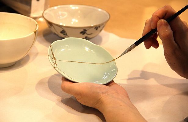 Kintsugi, Makie or Gold Leaf Pasting Workshop in Nihonbashi Tokyo