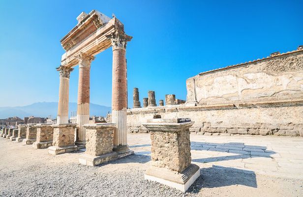 Naples: Sorrento & Pompeii Day Trip – Small Group for Cruisers