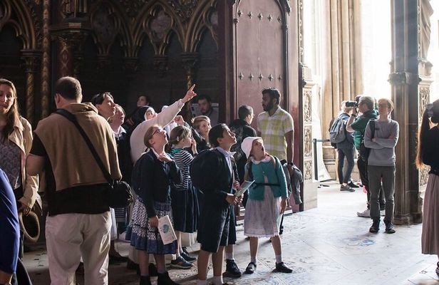 Notre Dame Cathedral: Exterior Guided Tour & Unscheduled Access