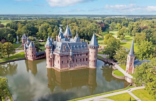 Private day trip from Amsterdam to Utrecht and De Haar Castle