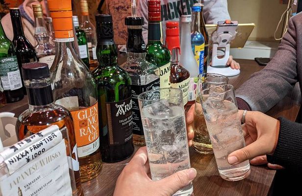 Tokyo: Shinjuku Golden Gai Bar Hopping that only locals know