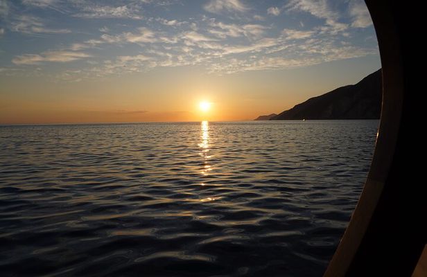 La Spezia: Sunset aperitif with dinner on the boat
