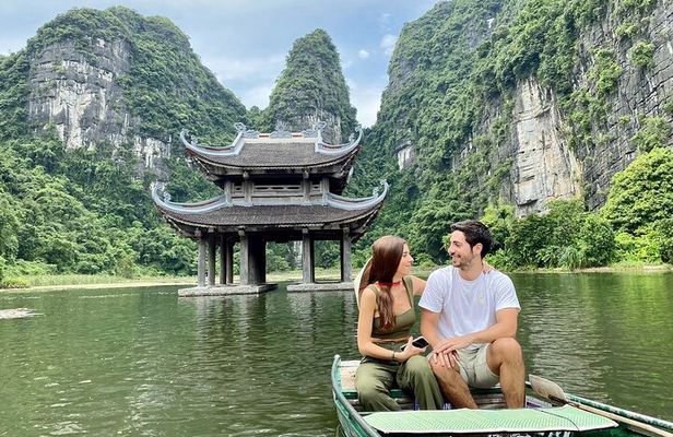 Ha Noi - Ninh Binh (Hoa Lu - Trang An - Mua Cave)