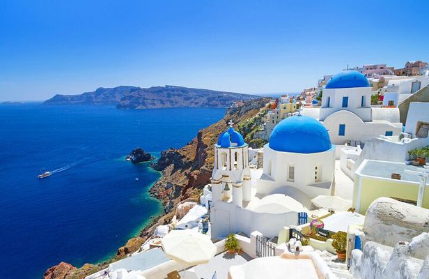 Explore Santorini: A 5-Senses Journey