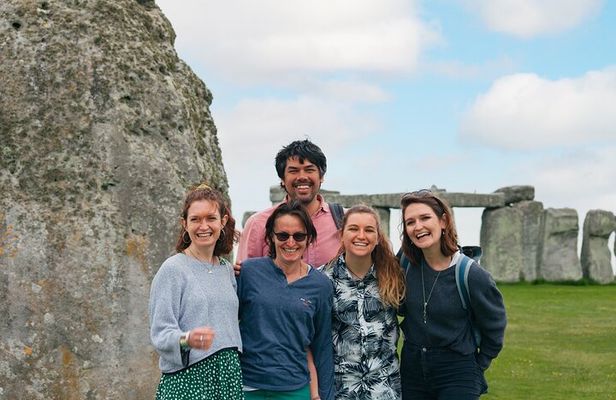 Stonehenge Half-Day luxury guided tour from Bath for 2-8