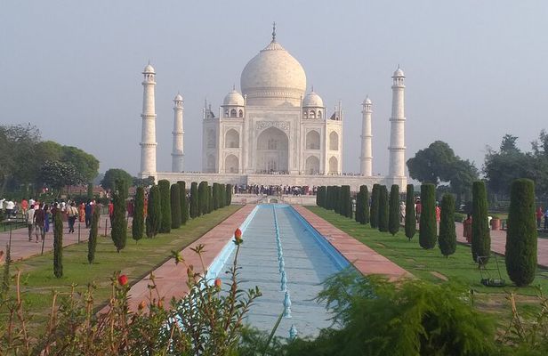 Goa Agra Same Day Tour with return flights and lunch