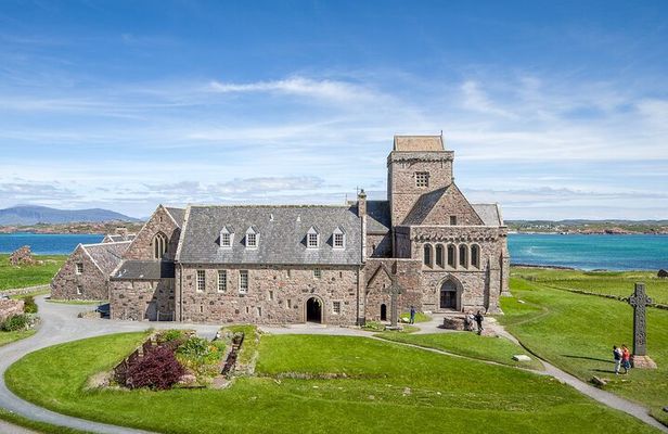 2 Day Private Tour of Mull, Iona and the Scottish Highlands