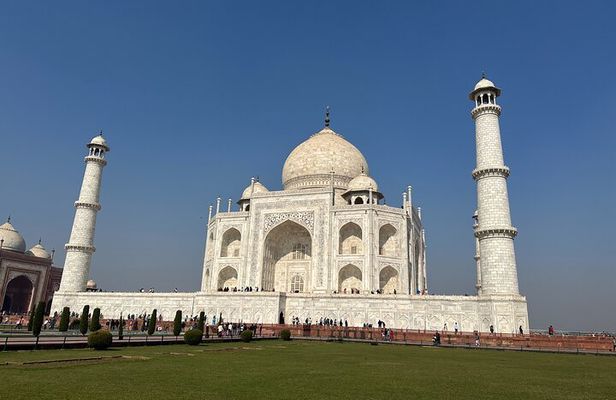 One Epic Day! Taj Mahal day Trip from Delhi by Private Car