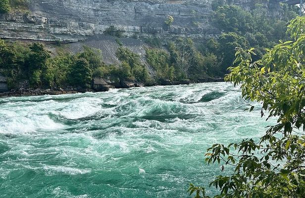 4hr Niagara Falls Canada Tour includes the Boat and tunnels