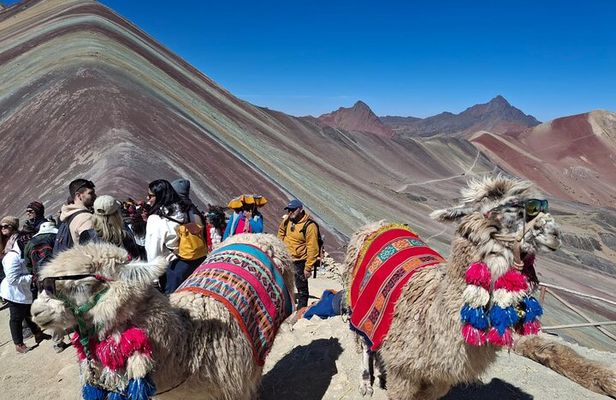 Walk to the Rainbow Mountain - Cusco