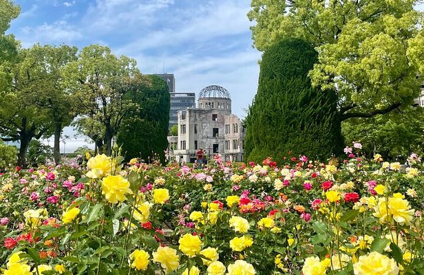 Hiroshima Peace Memorial and Highlights Private Tour with a Local