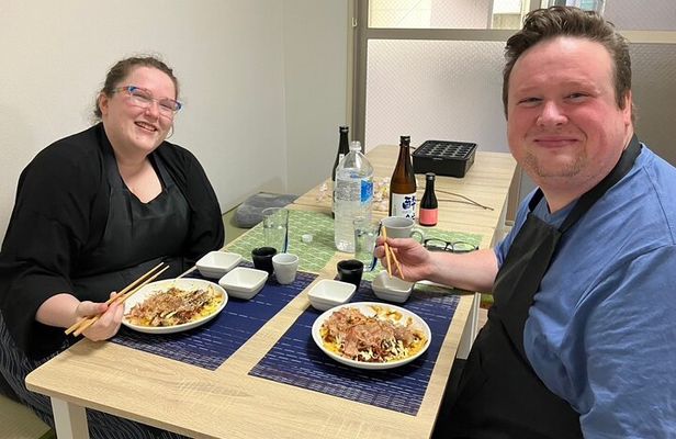 Osaka Okonomiyaki Cooking Class "Learn here and make it at home"