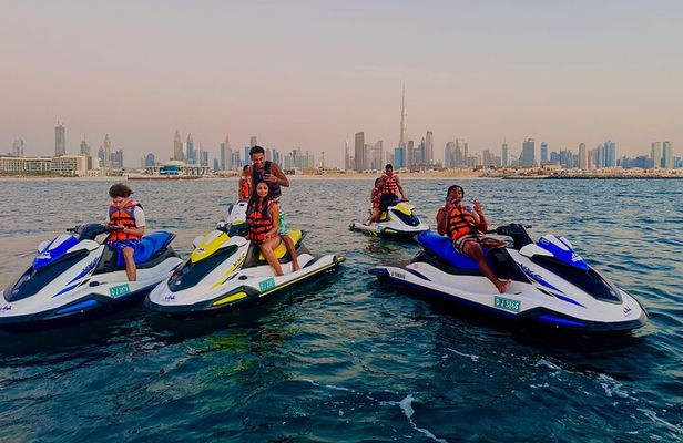 Jet Ski : Admire the Skyline & the Majestic Burj Khalifa