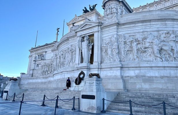 Group or Private Tour of Rome’s Iconic Altar with Panoramic Views