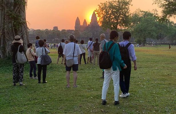 Golden Sunrise at Angkor Wat Private Guided Tour