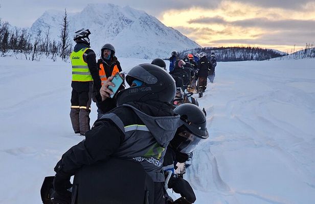 Driving Ski-Doo Snowmobile Adventure 5 Hours Photos included