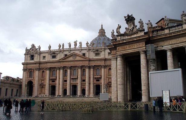 Rome: St. Peter's Basilica, Dome Climb, and Underground Tour 