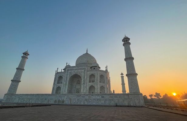 Magical Morning! Sunrise Taj Mahal Tour from Delhi by Private Car